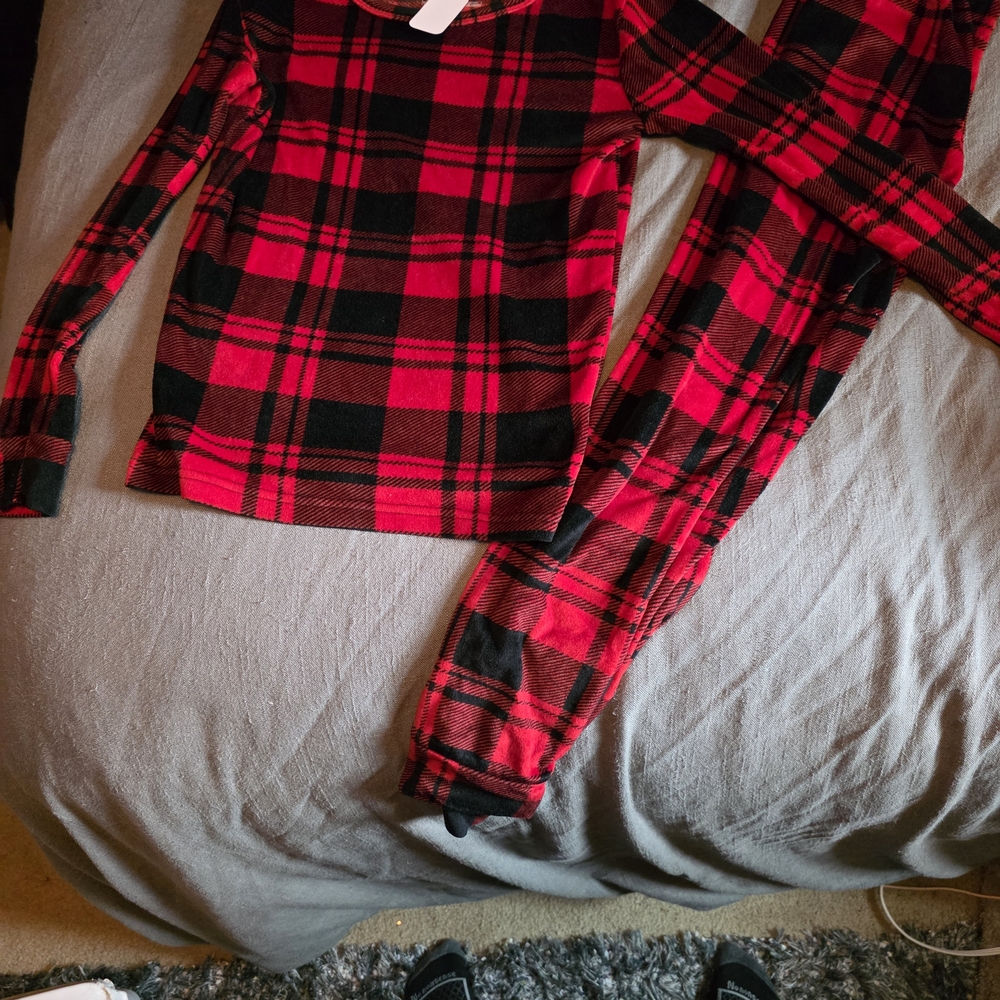 Cat & Jack Red Plaid Kids Pajama Set